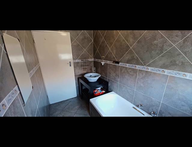 3 BEDROOM APARTMENT FOR SALE IN BIRCH ACRES
